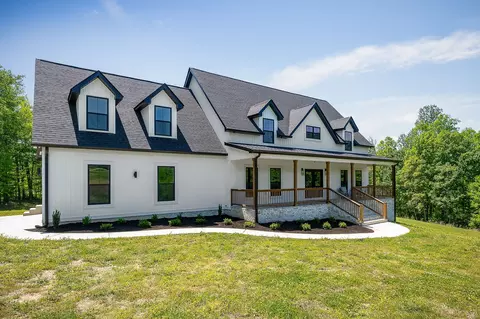 Exterior - 250 Dyer Ridge Rd, Baxter, TN 38544 photo 8 of 15