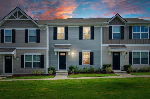 2935 Winterberry Dr #10, Nashville, TN 37207