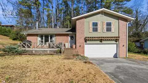1325 Michael Ln, Hixson, TN 37343
