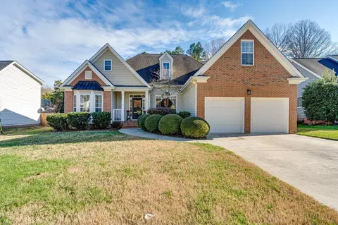 5864 Crooked Creek Dr, Ooltewah, TN 37363