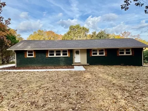 402 Edgewood Dr, Tullahoma, TN 37388