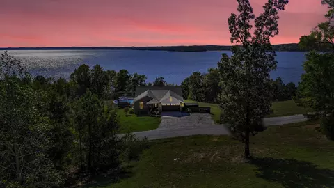 185 Sunset Pass, Big Sandy, TN 38221
