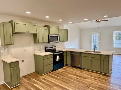 Kitchen - 22 Ghea Rd, Normandy, TN 37360 photo 2 of 6