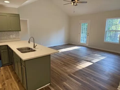 Living - 22 Ghea Rd, Normandy, TN 37360 photo 2 of 9