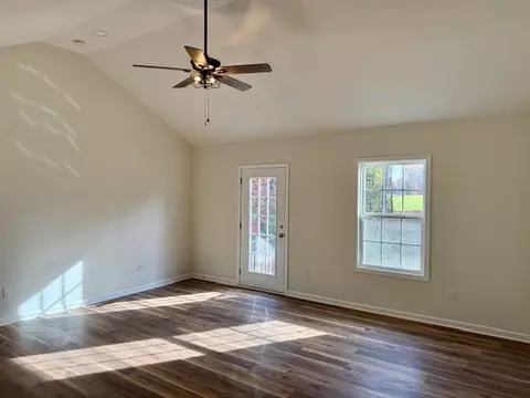 Living - 22 Ghea Rd, Normandy, TN 37360 photo 4 of 9