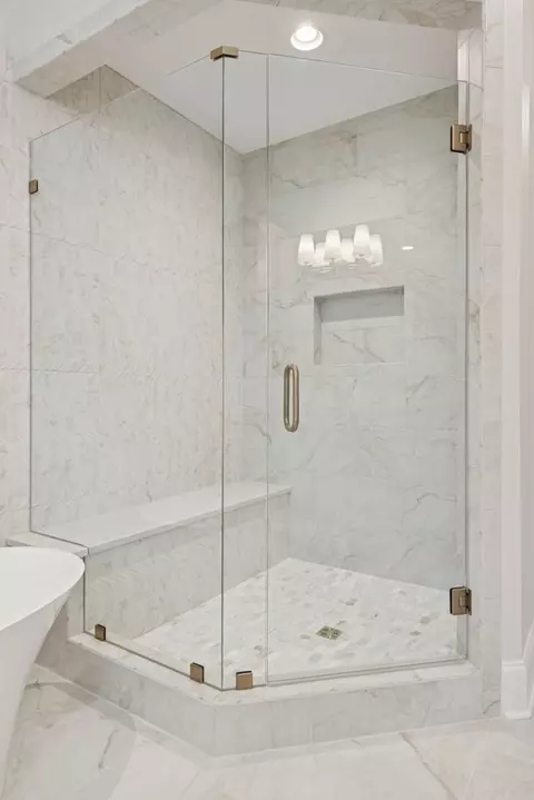 Bath - 4030 Forestside Dr, Franklin, TN 37064 photo 4 of 9