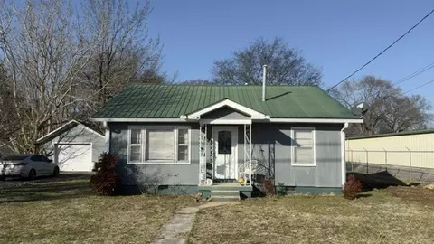 914 E Main St, Watertown, TN 37184