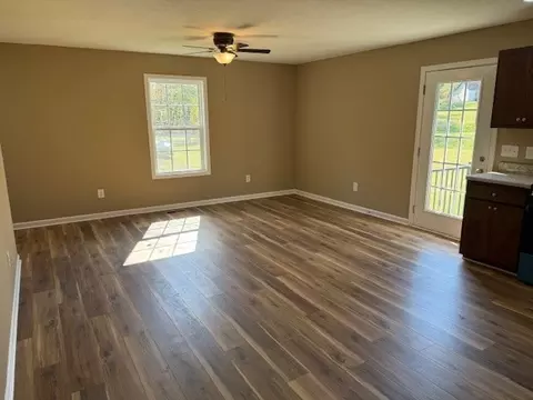 Living - 206 Hotel St, Decherd, TN 37324 photo 4 of 5