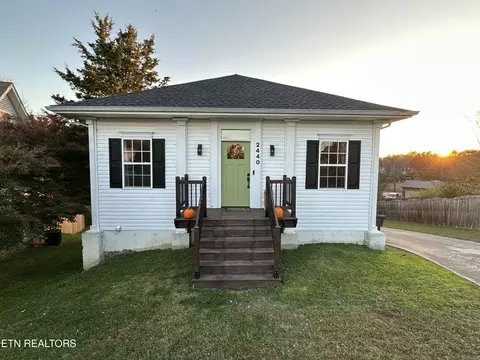 2440 Honey Grove Ln, Knoxville, TN 37923