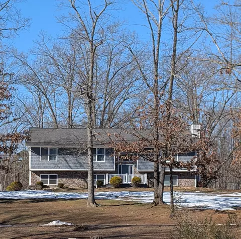 206 Christopher Dr, Cadiz, KY 42211