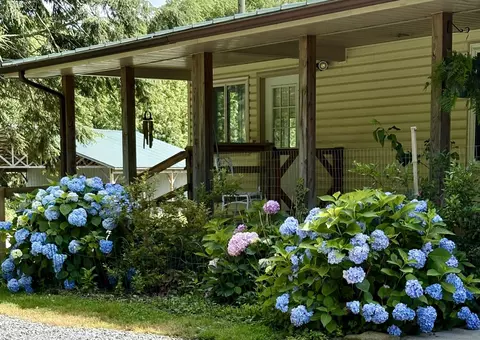 2208 Poe Rd, Soddy Daisy, TN 37379