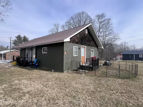 428 Patton Heights Cir, Jamestown, TN 38556
