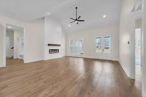 Living - 83 Hickory Grove Dr, Morrison, TN 37357 photo 6 of 6