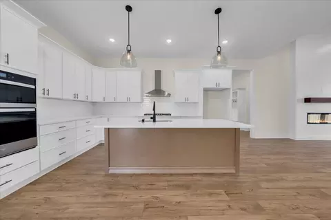 Kitchen - 83 Hickory Grove Dr, Morrison, TN 37357 photo 5 of 7