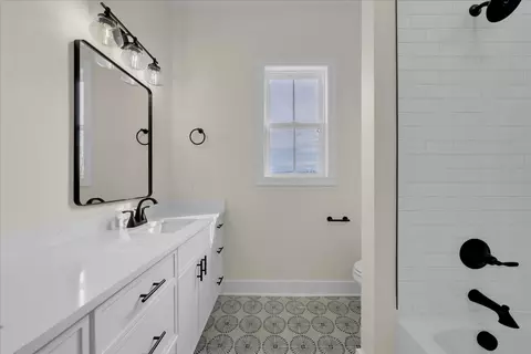 Bath - 83 Hickory Grove Dr, Morrison, TN 37357 photo 7 of 8