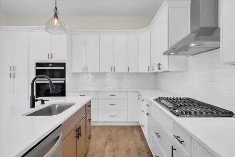 Kitchen - 83 Hickory Grove Dr, Morrison, TN 37357 photo 3 of 7