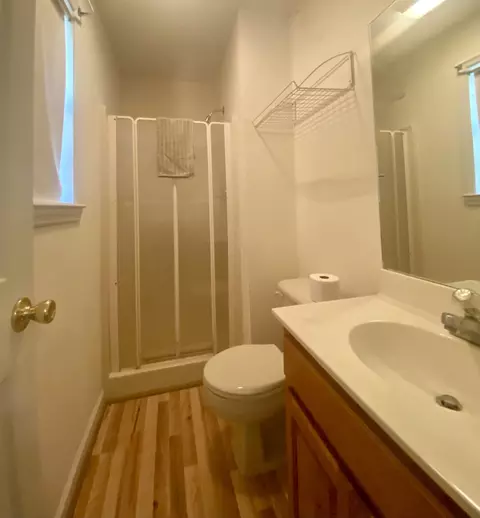 Bath - 4570 Highway 64 E, Pulaski, TN 38478 photo 2 of 3