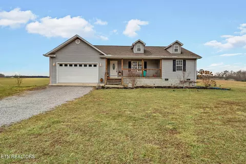 414 St Anthony Dr, Jamestown, TN 38556