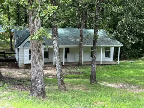 85 Charnell St, Bethel Springs, TN 38315