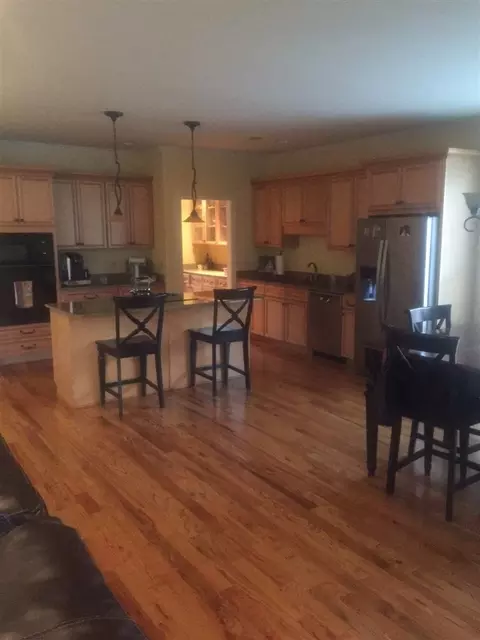 298 E Colbert St, Collierville, TN 38017 photo 4