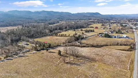 1333 Cherry St, Rutledge, TN 37861