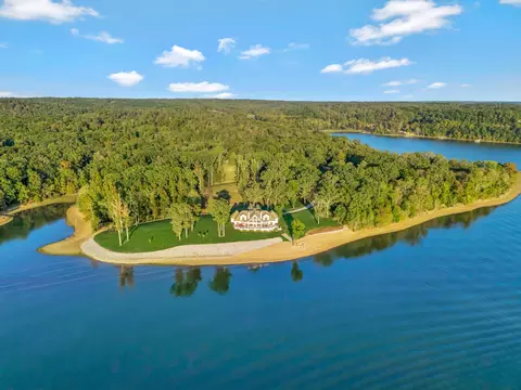572 Eagle Shore Dr, Dover, TN 37058