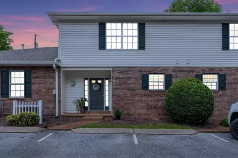 123 Eastdale Ln, Dickson, TN 37055