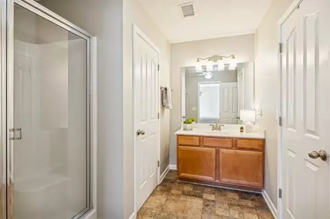 Bath - 3309 Risen Star Dr, Murfreesboro, TN 37128 photo 3 of 5