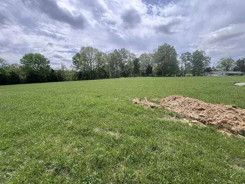 3 Lake Morris Rd, Hopkinsville, KY 42240