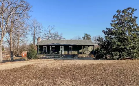 370 Serenity Dr, Savannah, TN 38372