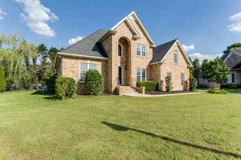 1701 Fallen Acorn Ct, Murfreesboro, TN 37129