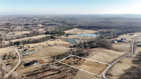 181 Snowy Meadow Ln, Soddy Daisy, TN 37379
