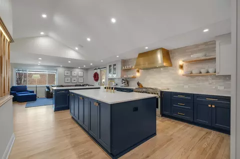 8 Redbud Dr, Nashville, TN 37215