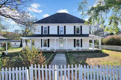 30 1st Ave W, Chatsworth, GA 30705