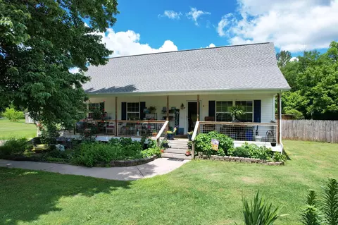 142 Claire St, Benton, TN 37307