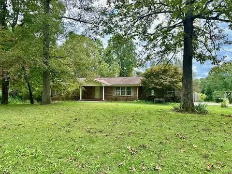 911 Hale Cir, Madisonville, TN 37354