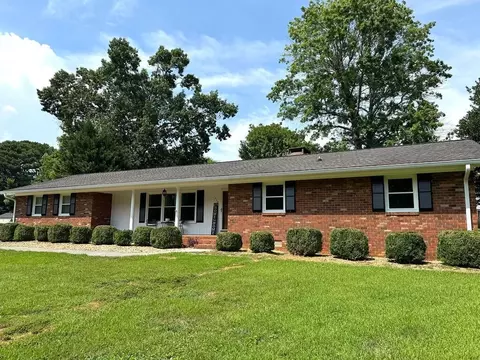 425 Westview Dr NE, Cleveland, TN 37312