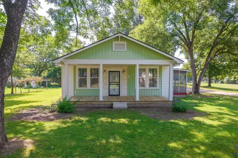 176 Old Denmark Rd, Jackson, TN 38301