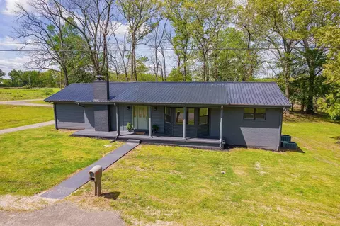 200 Hillcrest Dr, Lexington, TN 38351