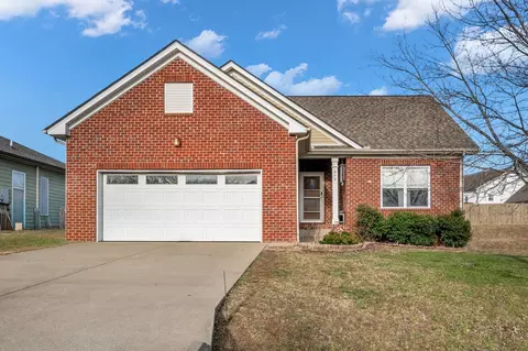 602 Whirlaway Dr, Burns, TN 37029