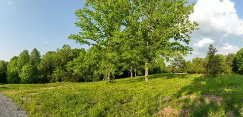 4 Pinewood Rd, Nunnelly, TN 37137