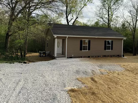 215 Ake St, Estill Springs, TN 37330