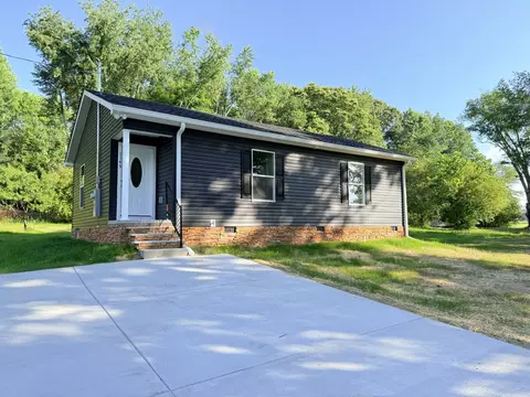 1145 Stewart Ln, Estill Springs, TN 37330