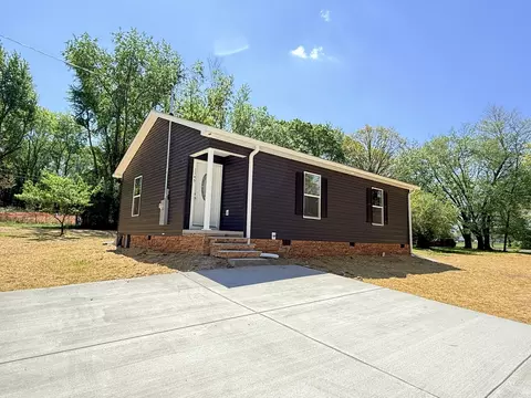 1145 Stewart Ln, Estill Springs, TN 37330