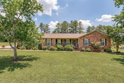 1886 Wellsbrook Dr, Fayetteville, TN 37334