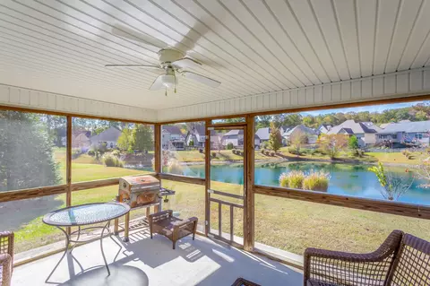 8454 Maple Valley Dr, Chattanooga, TN 37421