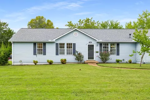 3840 Priest Lake Dr, Nashville, TN 37217