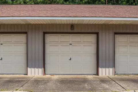 Exterior - 815 Highway 70 E, Dickson, TN 37055 photo 4 of 8