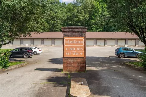 Exterior - 815 Highway 70 E, Dickson, TN 37055 photo 3 of 8