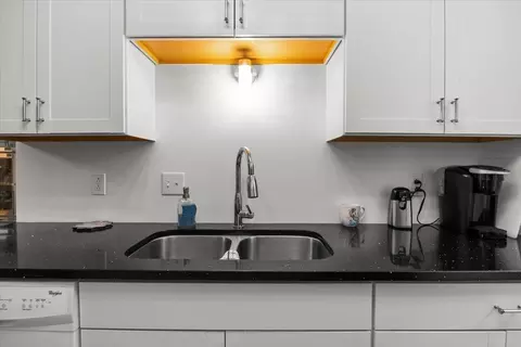 Kitchen - 815 Highway 70 E, Dickson, TN 37055 photo 3 of 4